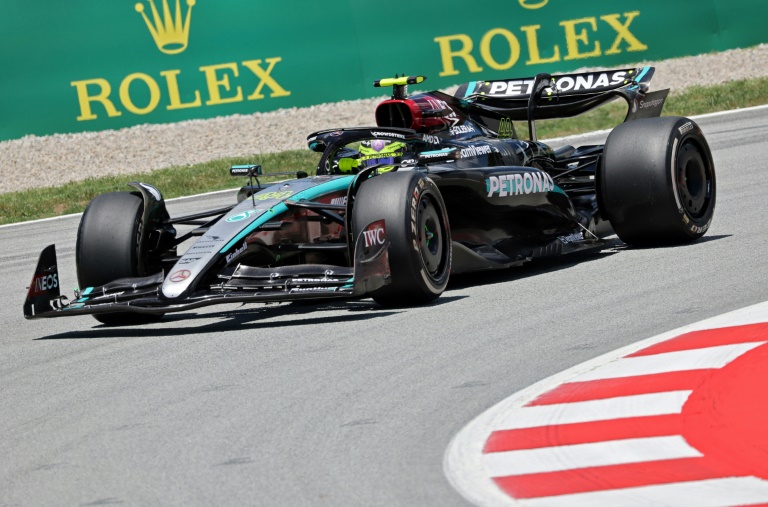 Lewis Hamilton durante os treinos livres do Grande Prêmio de Montmeló, em 21 de junho de 2024